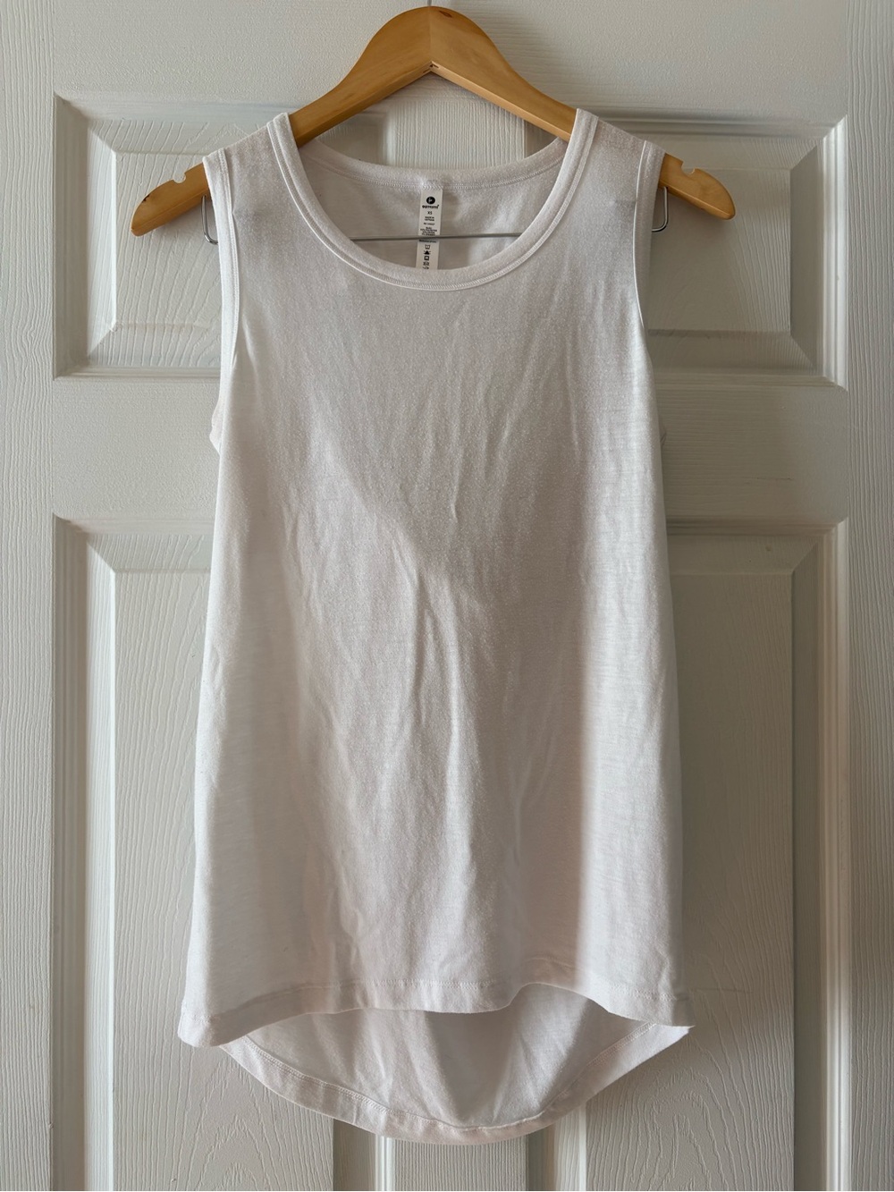 Women's White Sleeveless Active Tank Top